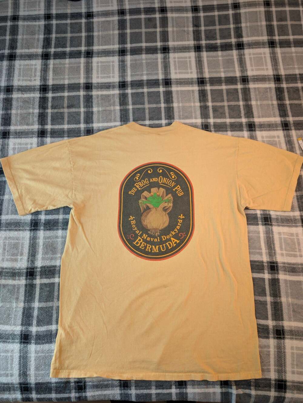 Vintage The Frog and Onion Pub Royal Naval Dockyard Bermuda Yellow T-Shirt XL
